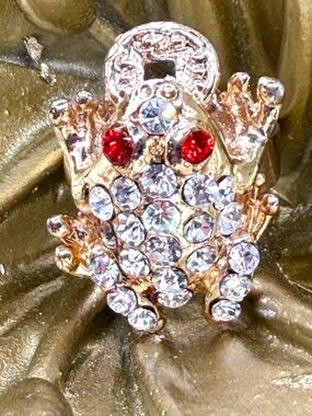 Crystal Frog with Red Eyes Adjustable Ring